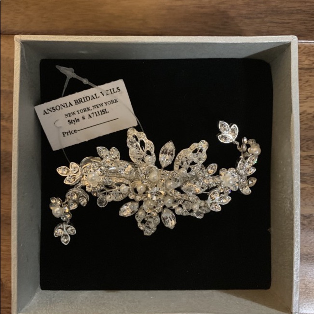 Hair piece / veil clip